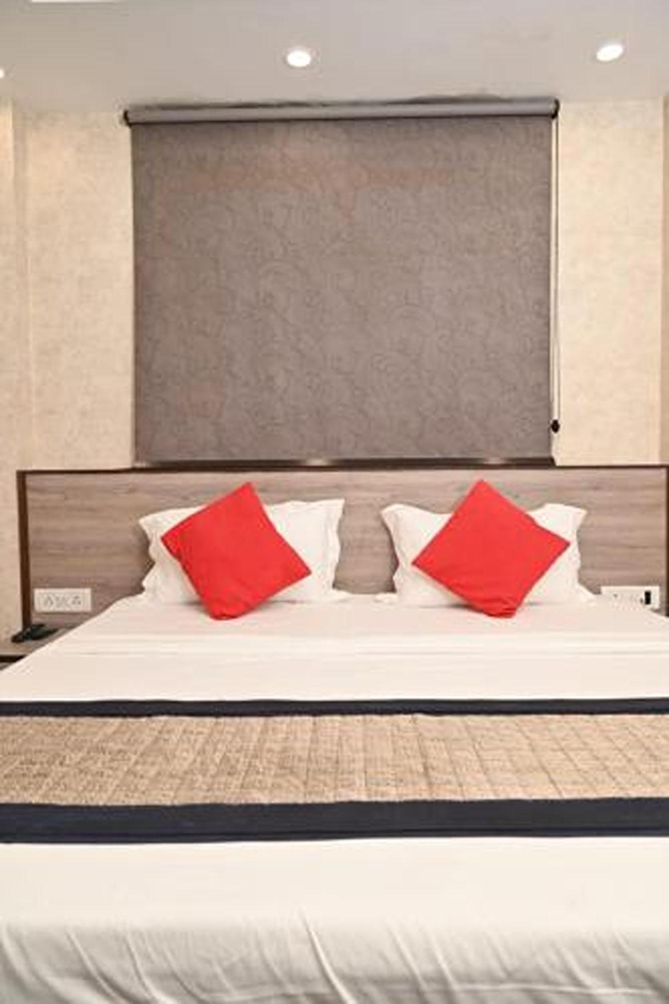 Aravali Residency B&B New Delhi Buitenkant foto
